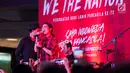 Penyanyi Kikan saat mengisi acara We The Nation di Mall Citos, Jakarta (3/6). Acara tersebut bertujuan untuk membangkitkan nasionalisme berlandaskan Pancasila, dan juga memberikan edukasi kepada generasi muda. (Liputan6.com/Gempur M Surya)