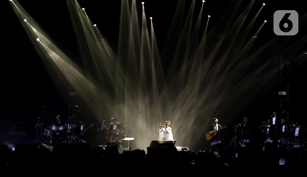 Tajuk konser itu diambil dari judul album ketiga Yura Yunita, Tutur Batin. (Liputan6.com/Helmi
Fithriansyah)