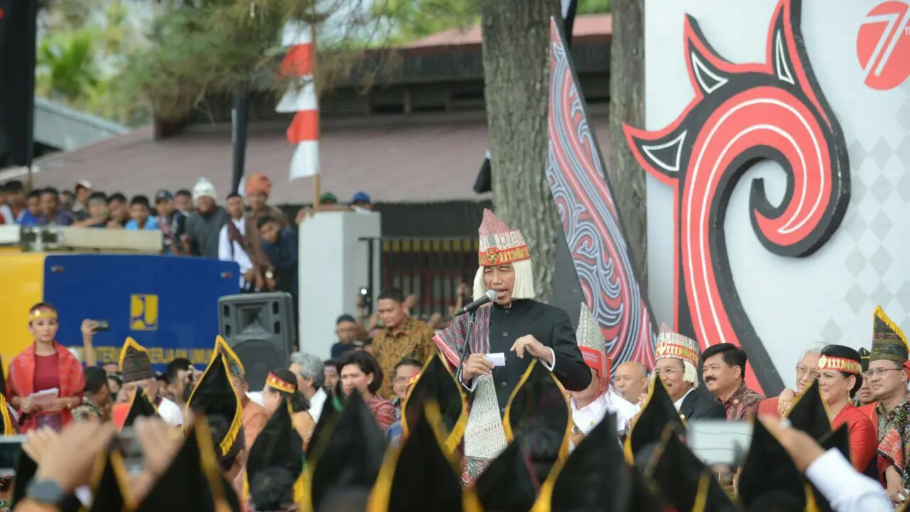 Presiden Jokowi di Karnaval Kemerdekaan Pesona Danau Toba