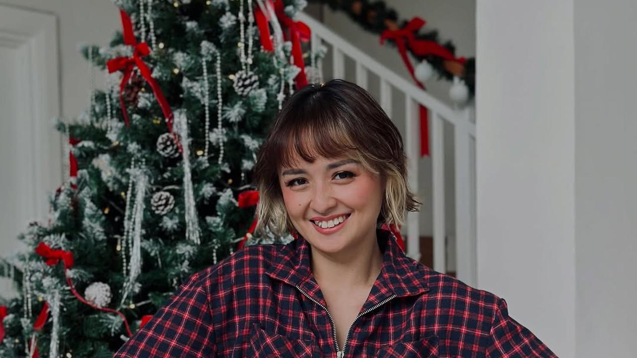 Jadi Single Parent, 7 Potret Joanna Alexandra Sambut Natal Bersama Empat Anak - Tampil Kompak dengan Tartan Outfit