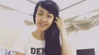 Rambut Panjang Dipotong, Julia Perez Nangis 