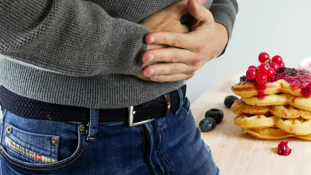 Ilustrasi sakit perut, keracunan makanan