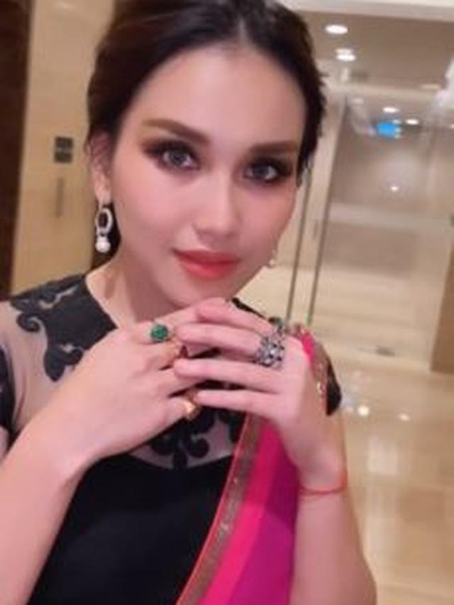 Tampil Beda, Ini 6 Potret Ayu Ting Ting Pakai Busana Ala India