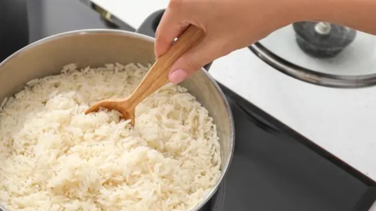Nasi Panas atau Dingin, Mana yang Lebih Baik untuk Kesehatan Kita?