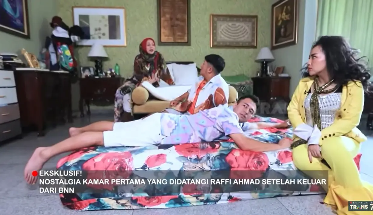 "Saat itu sedih, aduh ya Allah kok bisa terjadi kepada diriku. Ya Allah ampuni segala dosaku, aku mau melangkah dan membuka lembaran baru untuk lebih baik lagi," kata Raffi Ahmad ditanya Irfan Hakim perasaannya saat itu. [Youtube/TRANS7 OFFICIAL]