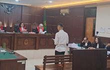 Tertunduk Bacakan Pleidoi, Sopir BMW Christiano Tabrak Argo Mahasiswa UGM: Saya Hampiri Korban dan Berusaha Cari Pertolongan