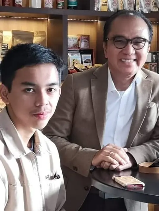 Tantowi Yahya dan Adjani Yahya (Instagram/tantowiyahyaofficial)