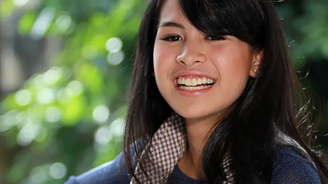 [Bintang] Dulu dan Kini: Masih Kecil Hitam Manis, Sekarang Dandanan Maudy Ayunda Lebih Dewasa