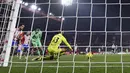Laga baru berjalan dua menit, Valery Fernandez sudah berhasil membawa Girona unggul. Alvaro Morata mencetak gol untuk menyamakan kedudukan menjadi 1-1 di menit ke-14. (Pau BARRENA/AFP)