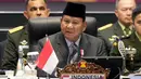 Prabowo mengatakan Indonesia terus membuka komunikasi dengan banyak pihak untuk mencari resolusi atas serangan ke Gaza. Dia menegaskan Indonesia terus mengedepankan pentingnya koridor kemanusiaan bagi para warga sipil di Gaza. (AP Photo/Dita Alangkara, Pool)