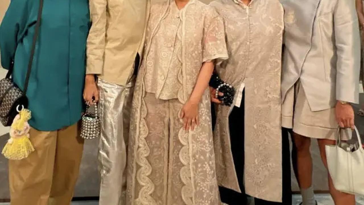 6 Penampilan Para Seleb di Gelaran Show Sapto Djojokartiko Spring Summer 2025
