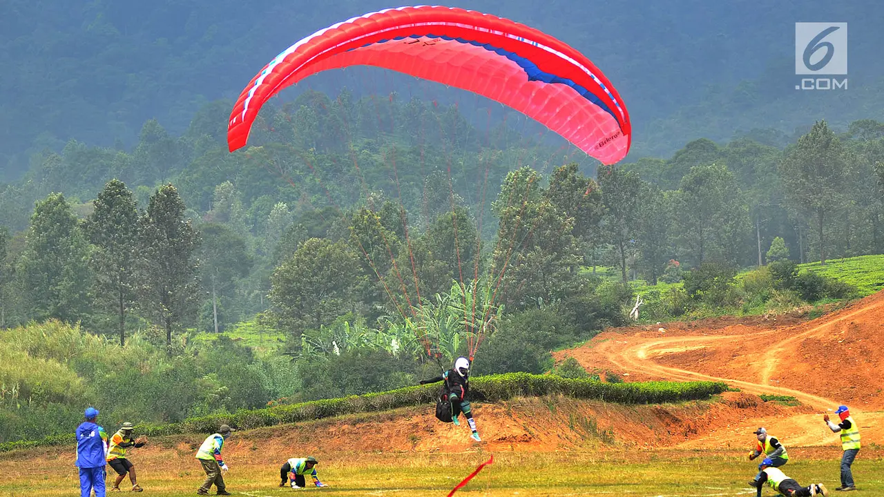 Perjuangan Atlet Indonesia di Cabor Paralayang