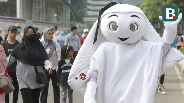 Foto: Maskot Piala Dunia 2022 Sapa Warga Ibu Kota, La'eeb Diserbu Anak-anak di CFD Jakarta