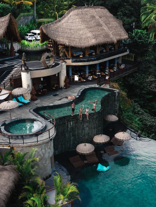 Ini Vie Hospitality