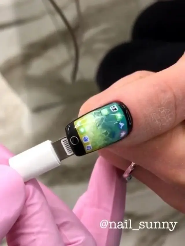 Unik, Inilah 10 Desain Nail Art Nyeleneh dari Rusia