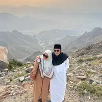 Potret Gus Iqdam dan istri (Sumber: Instagram/iqdammuhammad_)