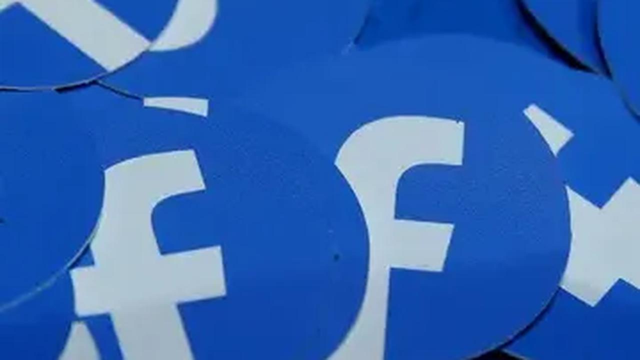 Peran dari LHN dalam bisnis ini adalah selaku admin akun Facebook yang digunakan untuk mempromosikan dan menjual video gay anak.