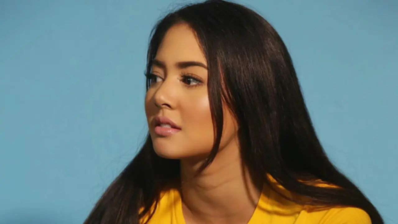 [Bintang] Aurelie Moeremans