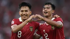 Skuad Timnas Indonesia U-22 yang berjumlah 20 pemain telah tiba di Kamboja untuk mengikuti ajang multi-event SEA Games ke-32. Para pemain hasil racikan pelatih Indra Sjafri akan berusaha merebut kembali medali emas cabang sepak bola yang terakhir kali diraih pada 32 tahun silam di ajang SEA Games ke-16 Manila pada 1991. Harapan tentu saja selalu ada, apalagi saat ini Timnas Indonesia U-22 diperkuat 8 pemain andalan yang mayoritas bahkan telah memiliki caps bersama Timnas Indonesia Senior. Berikut daftar 8 pemain tersebut. (Bola.com/Bagaskara Lazuardi)