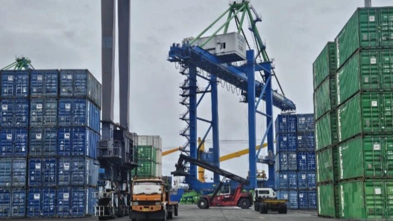Neraca Perdagangan Indonesia Surpulus 69 Bulan Berturut-turut Hingga Januari 2026