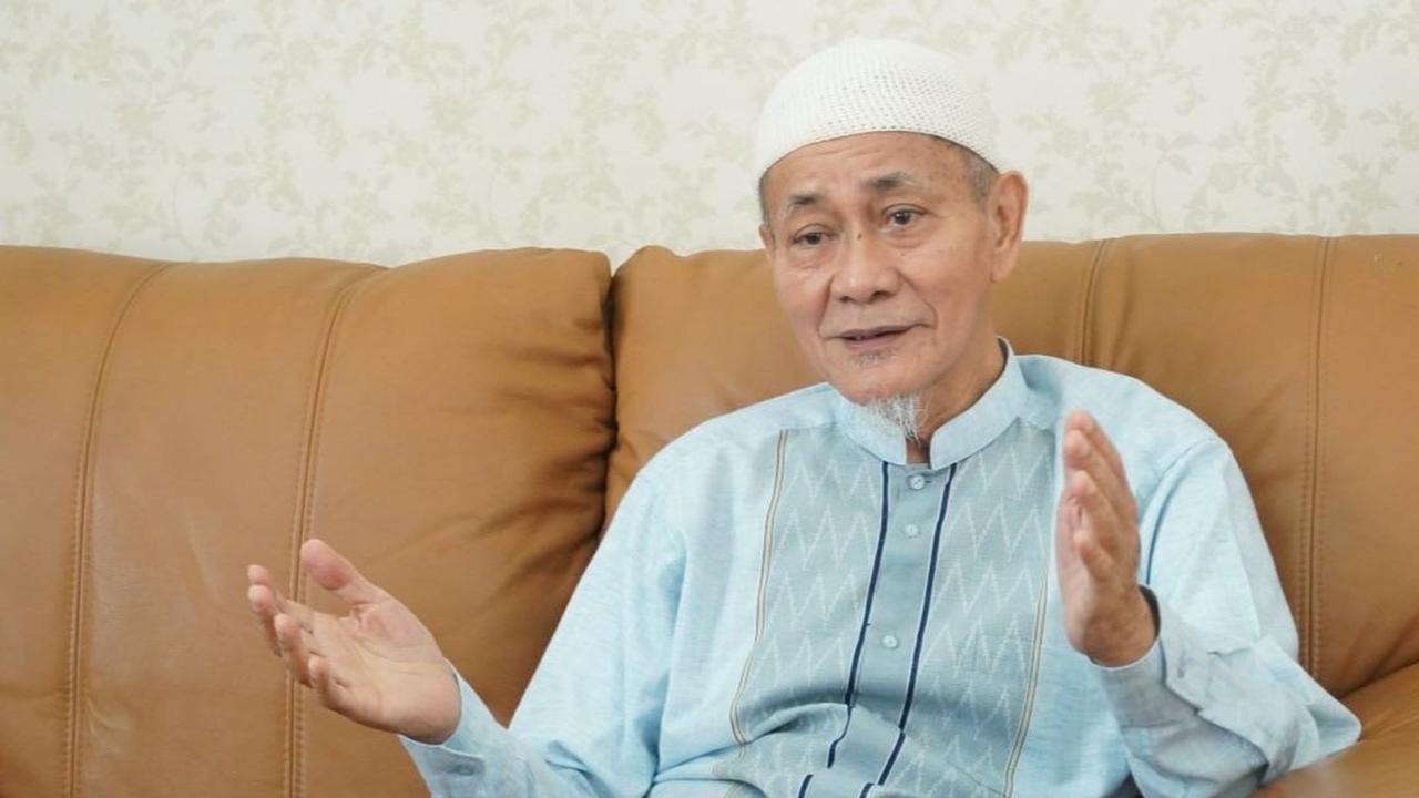 "Sebagai contoh, sila Kelima Pancasila yang mengulas tentang keadilan sosial tidak akan dapat terwujud jika aspek Ketuhanan dan aspek kemasyarakatan diabaikan."