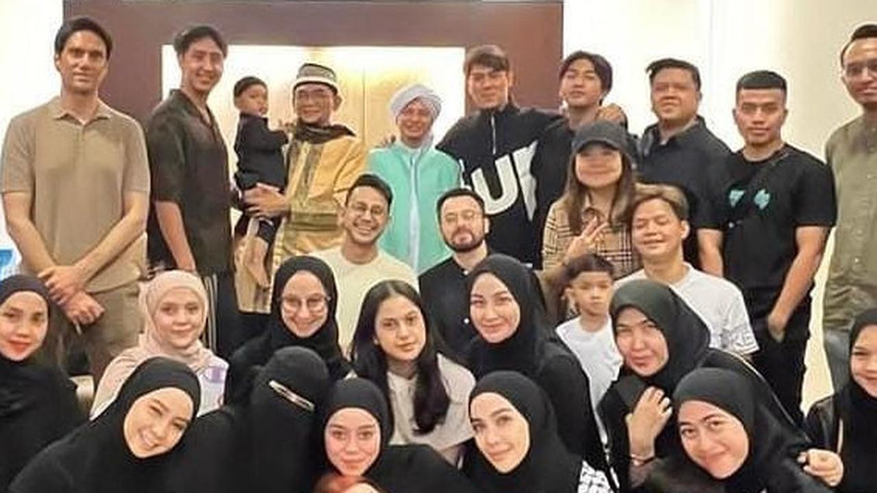 Tak ke Luar Negeri atau Liburan, Lesti Kejora Habiskan Malam Tahun Baru Gelar Pengajian sama Umi Pipik
