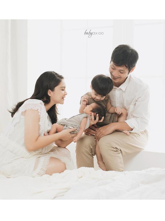 Potret perjalanan cinta Putri Titian dan Junior Liem