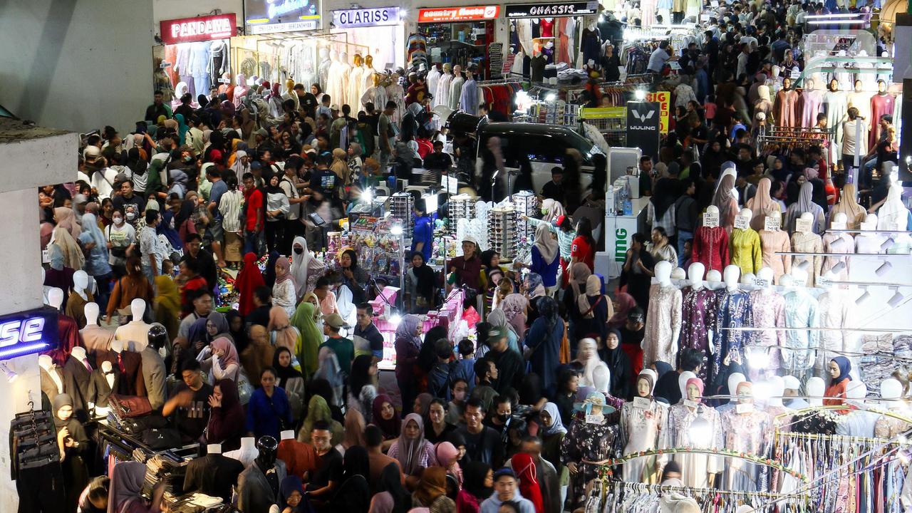 Fantastis, Belanja Pakaian hingga Sepatu Masyarakat Indonesia Tembus Rp120 Triliun per Tahun