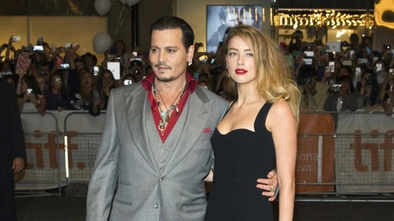 Johnny Depp pamer kemesraan bersama istrinya yang cantik