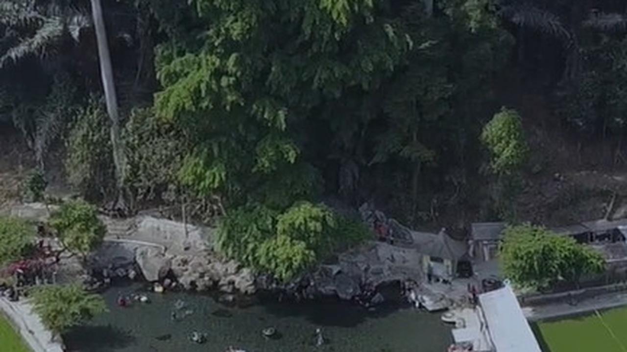 Sensasi Unik Berenang di Mata Air Cikandung Sumedang, Kolamnya Jernih dan Ada di Tengah Sawah