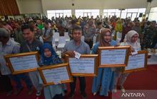 Menko PMK Pimpin Penyaluran Stimulan Bencana, Percepat Pemulihan Korban Hidrometeorologi