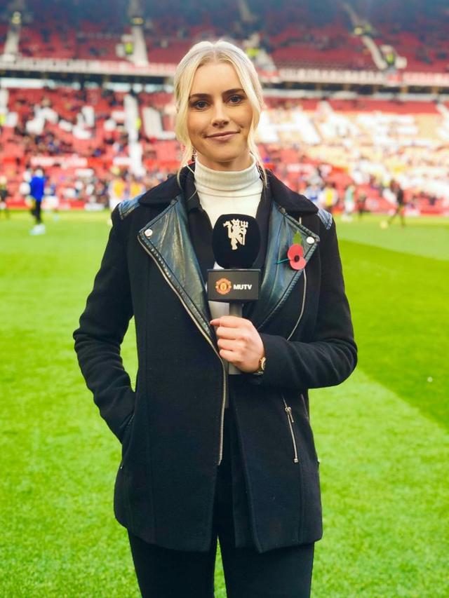 Kirsty Shelts Perempuan Cantik yang Jadi Presenter Manchester United TV