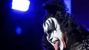 Musisi Gene Simmons dari grup heavy metal AS Kiss beraksi di atas panggung pada hari pertama Paleo Festival ke-45, di Nyon, Swiss (19/7/2022). Festival ini akan berlangsung hingga 24 Juli dan menampilkan beberapa talenta musik terbaik dari seluruh dunia. (Laurent Gillieron/Keystone via AP)