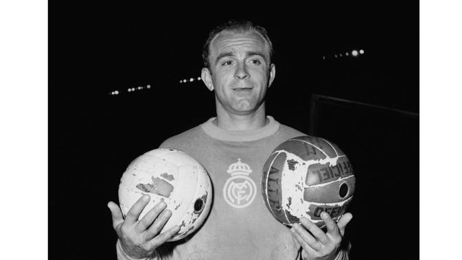 Legenda Sepak Bola Asal Spanyol Alfredo Di Stefano pernah meraih Ballon d'Or sebanyak dua kali yaitu pada tahun 1957 dan 1959. (AFP Photo/STAFF)