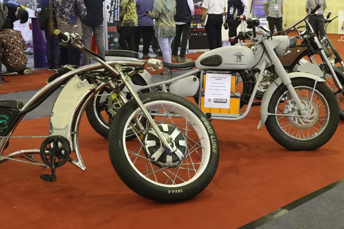 Melihat Ragam Kendaraan Listrik di Indonesia Electric Motor Show 2019