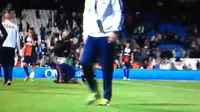 [VIDEO] Gara-gara Lavezzi Iseng, Seorang Kamerawan Jatuh