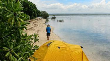 Pantai Cikelewung Sukabumi Punya Sensasi Berkemah Yang Lain