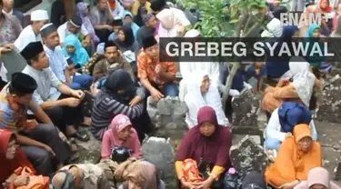 ujuh hari setelah Idul Fitri, Kraton Kanomanan Cirebon menggelar acara Grebeg Syawal, yang merupakan tradisi menghormati leluhur dan rasa syukur usai menjalankan puasa.