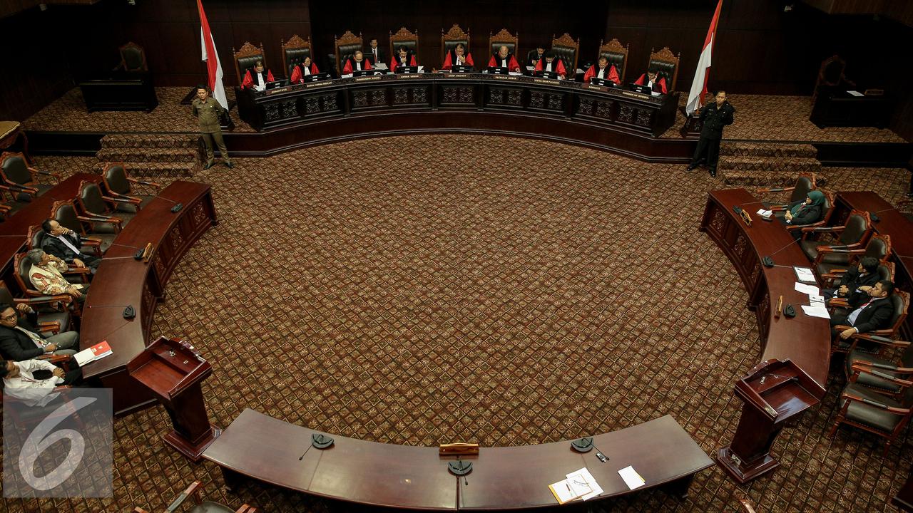 20151111-SIDANG-PUTUSAN-MK-FF