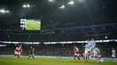<p>Manchester City tampil perkasa saat menjamu pemuncak klasemen Arsenal. Erling Haaland dan kolega menang telak 4-1 atas Meriam London. (AP Photo/Dave Thompson)</p>