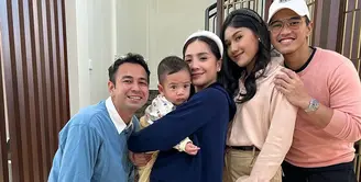 Kaesang Pangarep dan Erina Gudono menjadi bintang tamu dalam acara yang dibawakan Raffi Ahmad. Dalam acara tersebut, Kaesang dipertemukan dengan pria yang mirip seperti bapaknya. [Instagram/raffinagita1717]