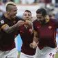 Pemain Roma melakukan selebrasi usai bobol gawang Carpi (Reuters)