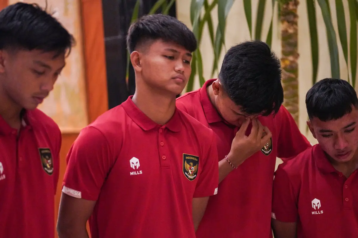 Foto: Reaksi Kecewa Para Pemain, Staf Pelatih, dan Official Timnas Indonesia setelah Batal Main di Piala Dunia U-20 2023