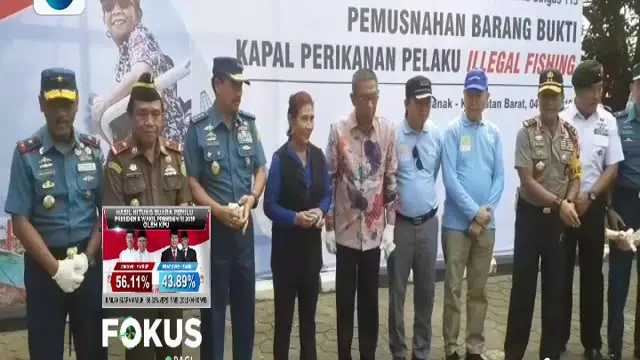 Menteri Susi Tenggelamkan 13 Kapal Asing yang Kedapatan Curi Ikan di Pontianak