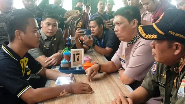 Petugas Pajak Diancam Tukang Bakso Saat Cek e-Tax Palembang yang Dirusak