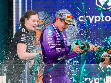 Penampilan pembalap Mercedes, Kimi Antonelli semakin cemerlang setelah berhasil memenangkan Formula 1 GP Miami 2026 di Miami International Autodrome, Florida, Minggu (02/05/2026) waktu setempat. (AP Photo/Danny Karnik)