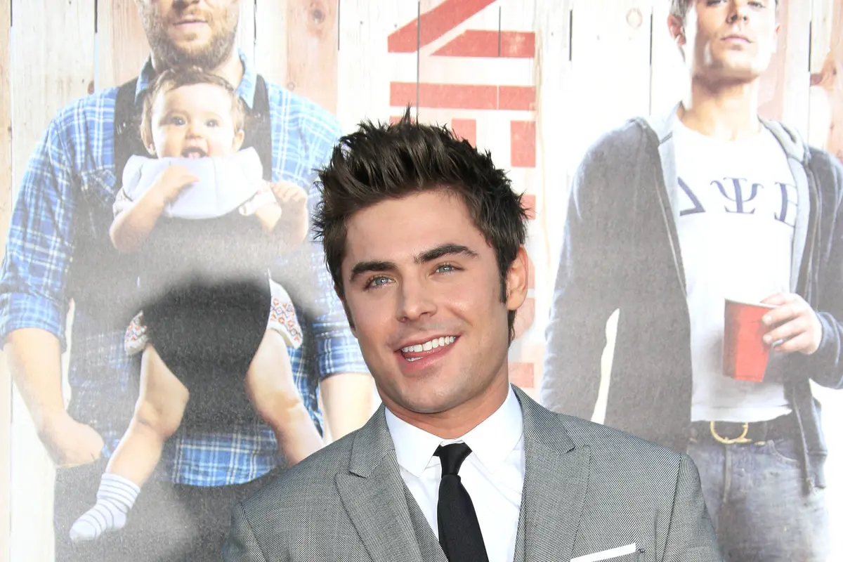 [Bintang] Zac Efron