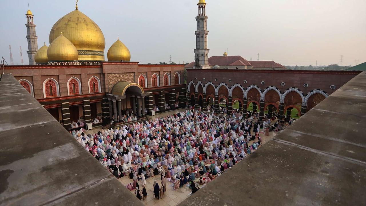 Salat Iduladha di Masjid Kubah Emas Depok