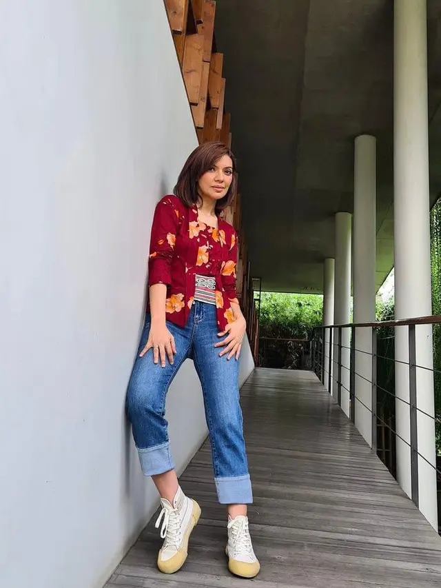 9 Ide Padu Padan Kebaya untuk Gaya Casual yang Stylish, dari Najwa Shihab-Mikha Tambayong
