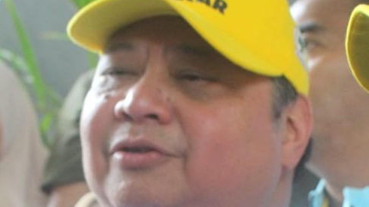 Dampingi Prabowo Temui Relawan di Makassar, Airlangga Hartarto Ngaku Cuti